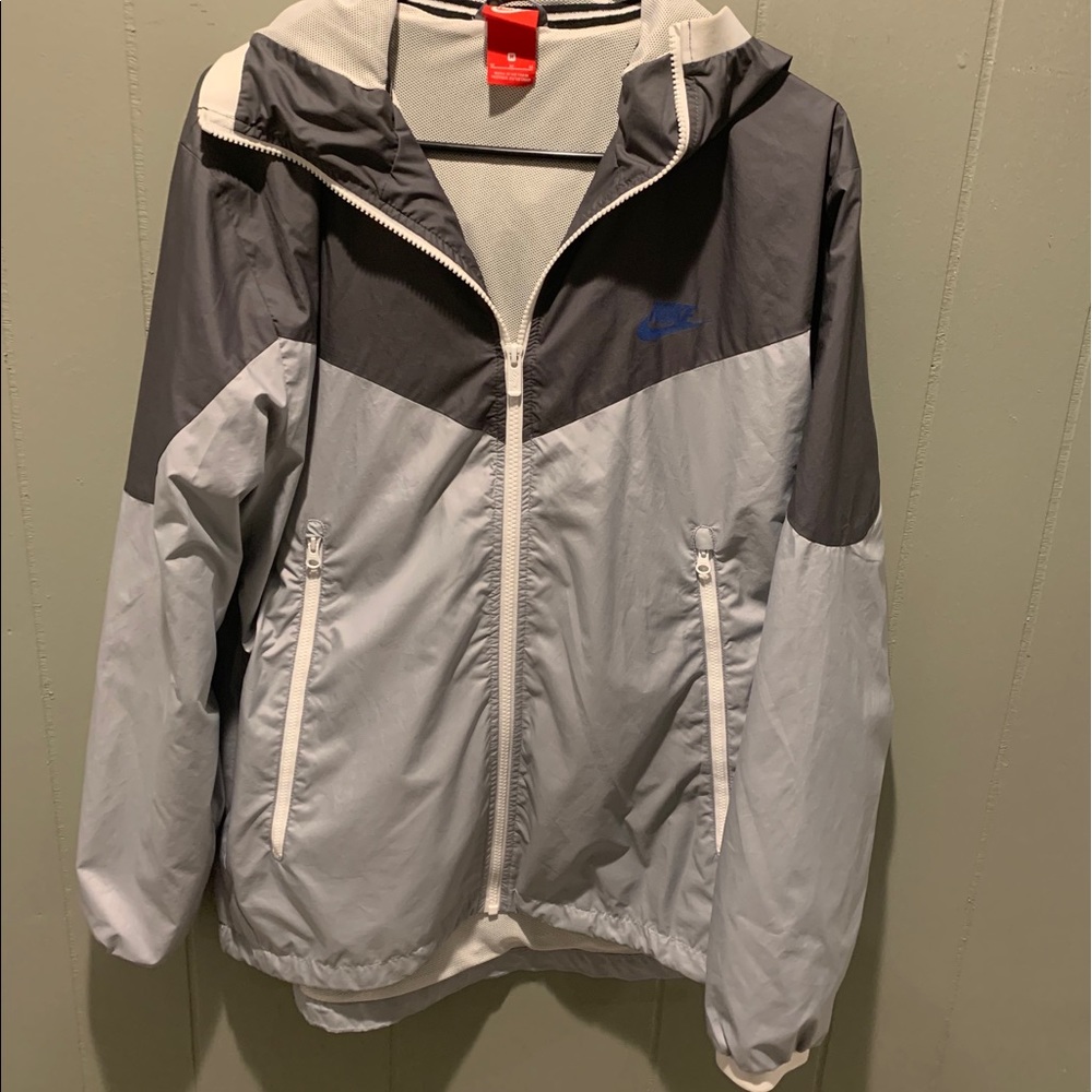 NIKE WIND BREAKER